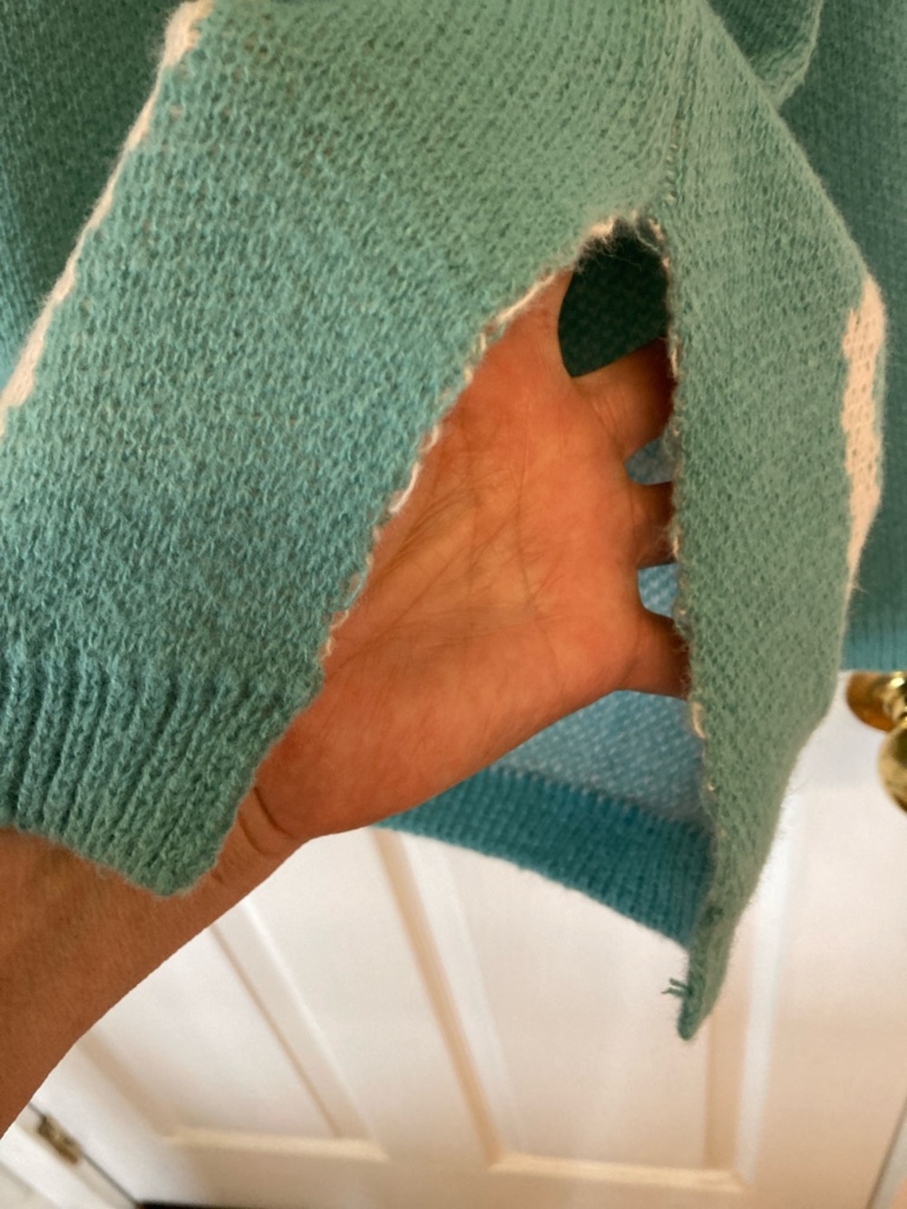 easel NWT Seafoam Crewneck Sweater with White Heart - Picture 5 of 9